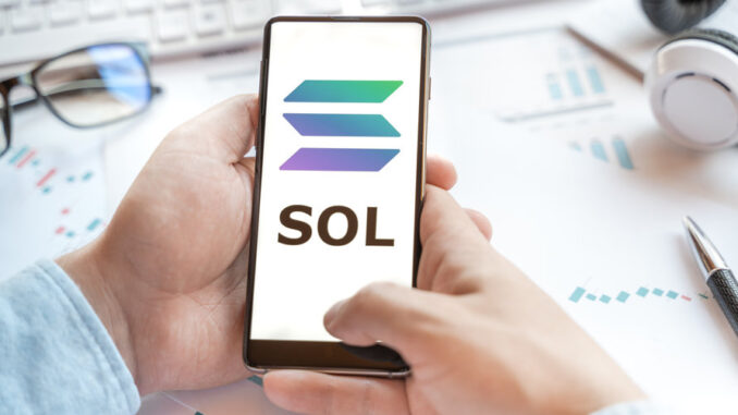 Ethereum v Solana – Which one is a better investment?