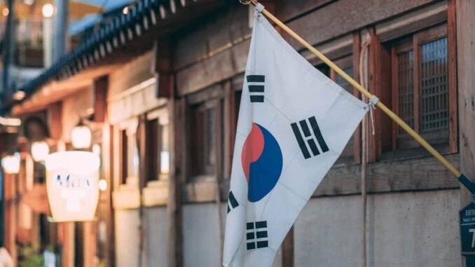 South Korean Presidential Candidate to Raise Funds Through NFTs: Report
