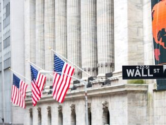 Bitcoin looks bullish as it tries to overcome resistance.