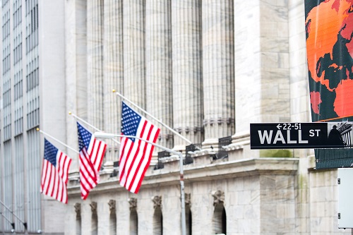 Bitcoin looks bullish as it tries to overcome resistance.