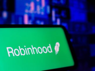 Arkham Investigation Reveals Robinhood Wallet Holds $2.5 Billion in ETH